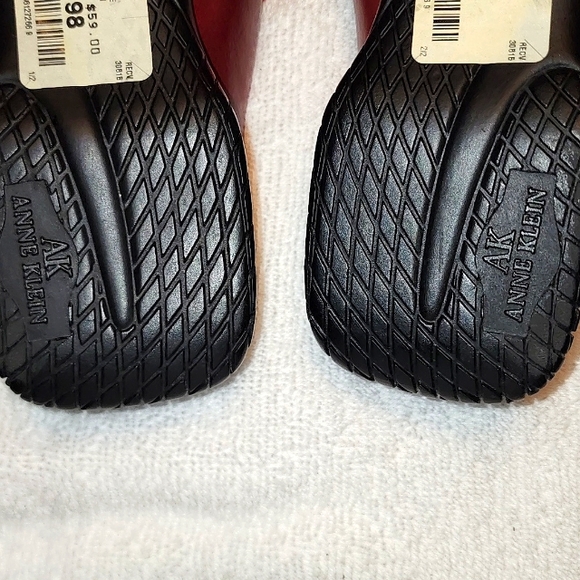 Women's Anne Klien - Picture 8 of 9